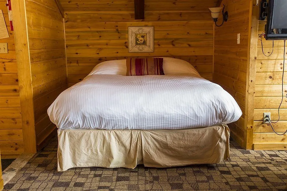 *** Hotel Castle Mountain Chalets Canada